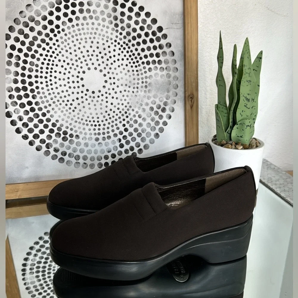 Stuart Weitzman Women's Brown Stretch Rubber Platform Shoes Size 9 M